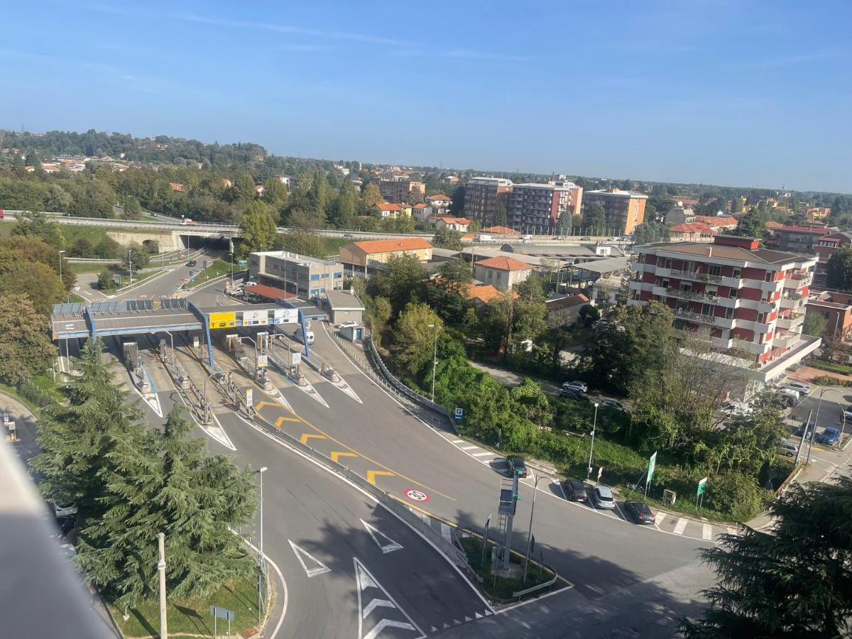 White Malpensa Галларате Екстер'єр фото